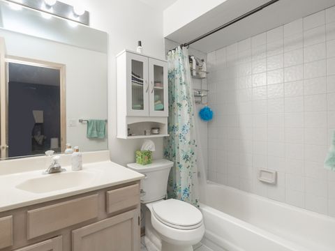 Tiny photo for 2 Willow Bridge Way, Bloomingdale, IL 60108 (MLS # 12529505)