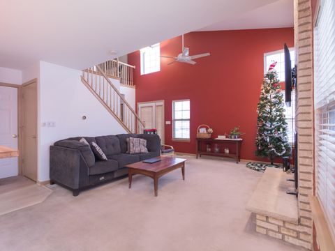 Tiny photo for 2 Willow Bridge Way, Bloomingdale, IL 60108 (MLS # 12529505)