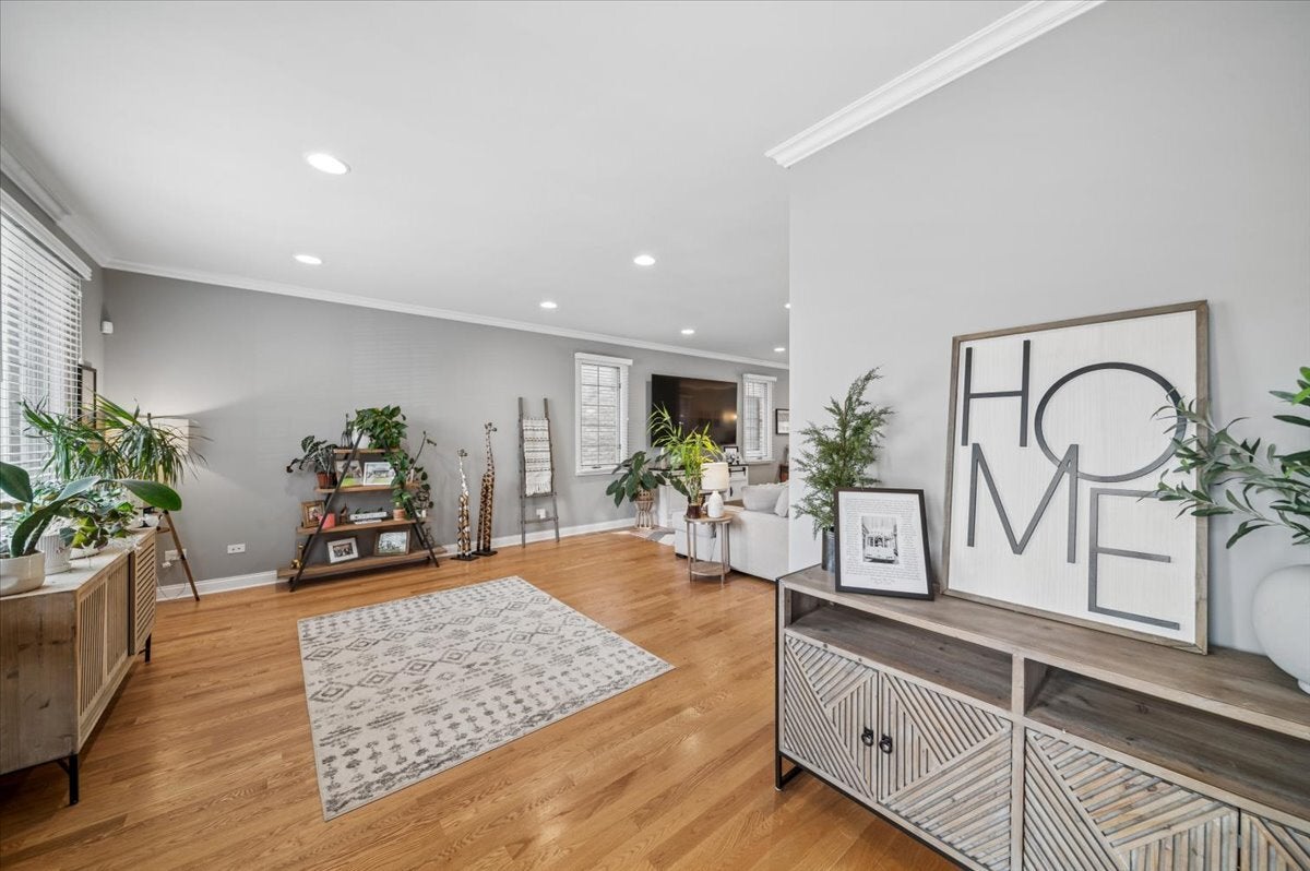 6829 W 64th Place