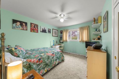 Tiny photo for 402 E Huntington Lane, Elmhurst, IL 60126 (MLS # 12522310)