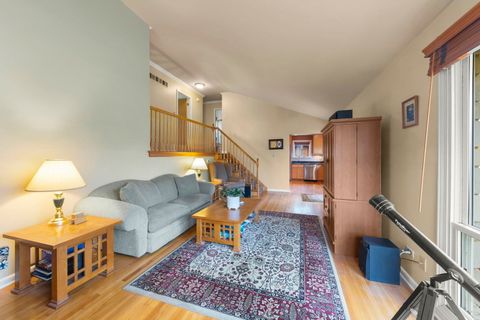 Tiny photo for 402 E Huntington Lane, Elmhurst, IL 60126 (MLS # 12522310)