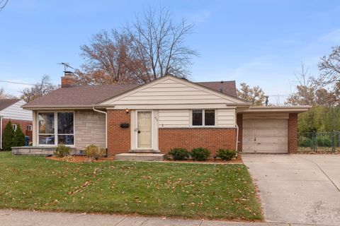 Tiny photo for 402 E Huntington Lane, Elmhurst, IL 60126 (MLS # 12522310)