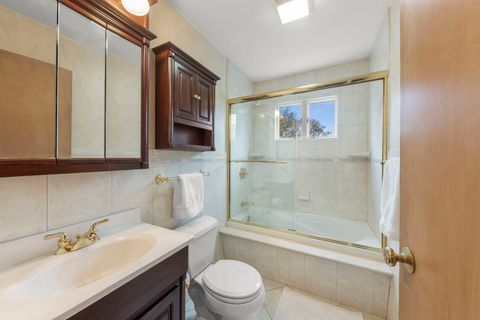 Tiny photo for 402 E Huntington Lane, Elmhurst, IL 60126 (MLS # 12522310)