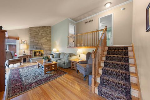 Tiny photo for 402 E Huntington Lane, Elmhurst, IL 60126 (MLS # 12522310)