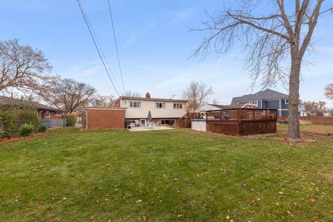 Tiny photo for 402 E Huntington Lane, Elmhurst, IL 60126 (MLS # 12522310)