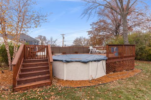 Tiny photo for 402 E Huntington Lane, Elmhurst, IL 60126 (MLS # 12522310)