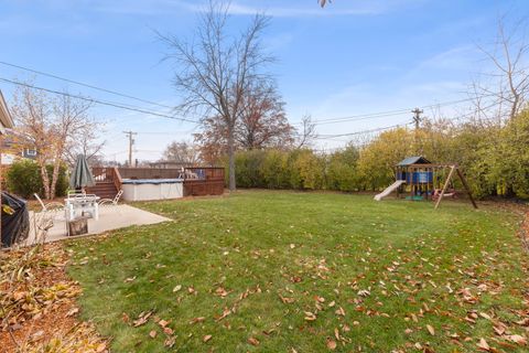 Tiny photo for 402 E Huntington Lane, Elmhurst, IL 60126 (MLS # 12522310)