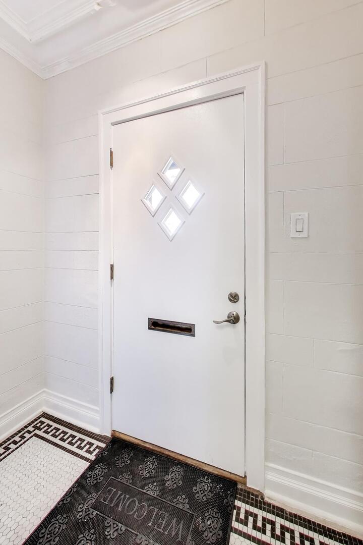 6503 N Maplewood Avenue