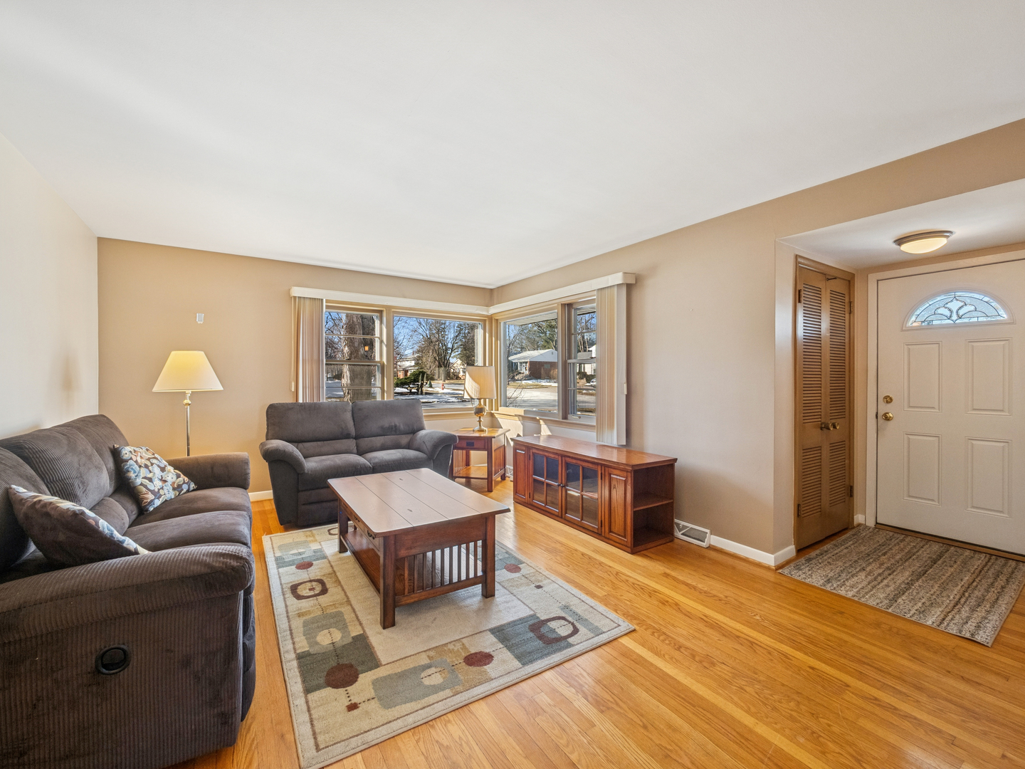 1215 W Sigwalt Street