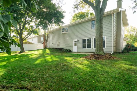 Tiny photo for 1420 Hassell Road, Hoffman Estates, IL 60169 (MLS # 12588194)