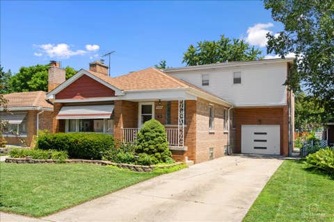 Photo of 9253 S Sacramento Avenue, Evergreen Park, IL 60805 (MLS # 12693518)
