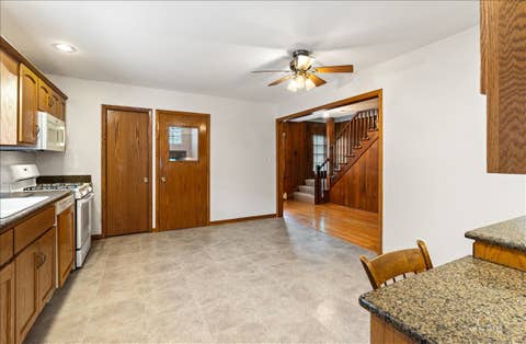 Tiny photo for 9253 S Sacramento Avenue, Evergreen Park, IL 60805 (MLS # 12693518)