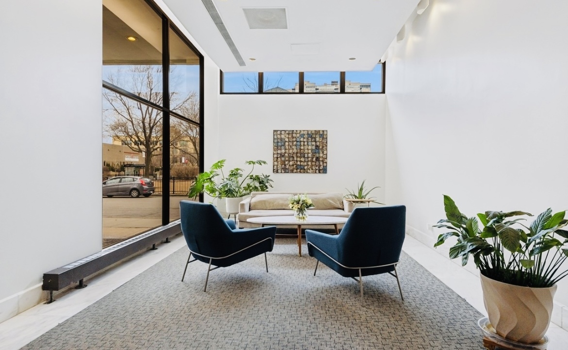 6171 N Sheridan Road 2202