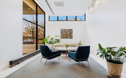 Tiny photo for 6171 N Sheridan Road #2202, Chicago, IL 60660 (MLS # 12425234)