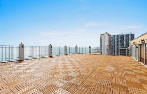 Tiny photo for 6171 N Sheridan Road #2202, Chicago, IL 60660 (MLS # 12425234)