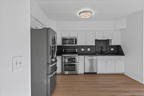 Tiny photo for 5520 W 115TH Street #101, Oak Lawn, IL 60453 (MLS # 12525157)