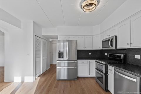 Tiny photo for 5520 W 115TH Street #101, Oak Lawn, IL 60453 (MLS # 12525157)