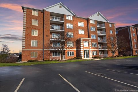 Tiny photo for 5520 W 115TH Street #101, Oak Lawn, IL 60453 (MLS # 12525157)