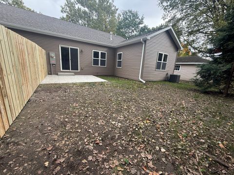 Tiny photo for 2015 Cureton Drive #A, Urbana, IL 61801 (MLS # 12503257)