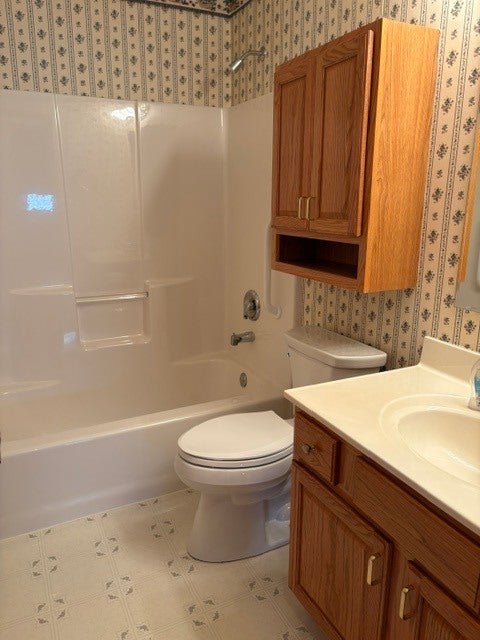 Tiny photo for 32 S Juniper Drive, North Aurora, IL 60542 (MLS # 12742543)