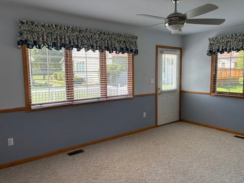 Tiny photo for 32 S Juniper Drive, North Aurora, IL 60542 (MLS # 12742543)