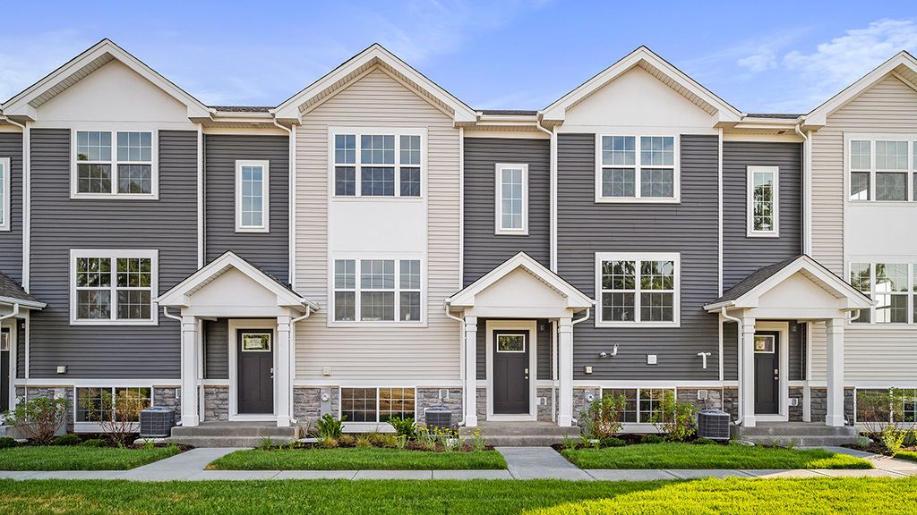 Photo for 1405 Oakfield Lane, Pingree Grove, IL 60140 (MLS # 12502489)