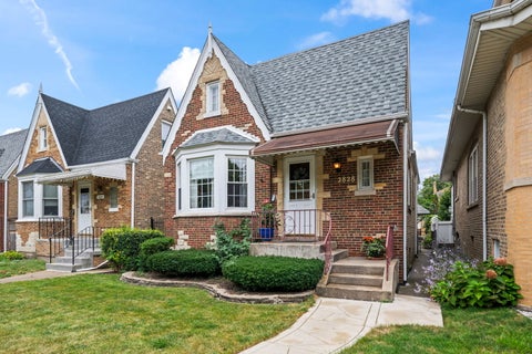 Photo of 2828 N Melvina Avenue, Chicago, IL 60634 (MLS # 12757995)