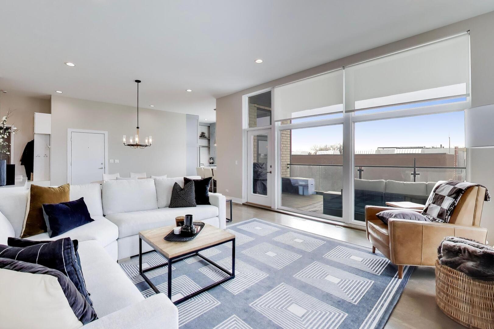 1121 N Western Avenue 4N