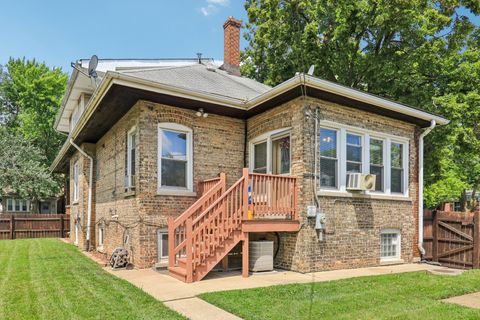 Tiny photo for 1301 Oak Park Avenue, Berwyn, IL 60402 (MLS # 12427127)