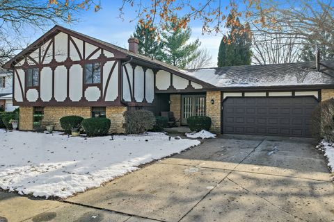 Tiny photo for 183 Brookside Drive, Elgin, IL 60123 (MLS # 12539230)
