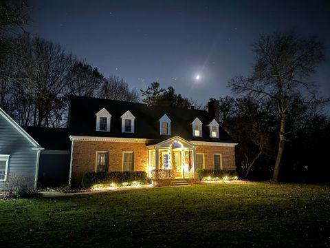 A home in Hawthorn Woods