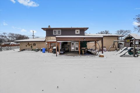 Tiny photo for 17702 Bernadine Street, Lansing, IL 60438 (MLS # 12530602)