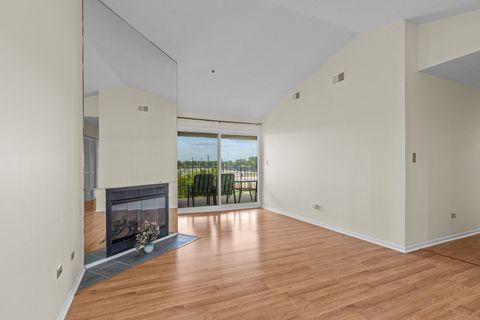 Tiny photo for 720 WEIDNER Road #302, Buffalo Grove, IL 60089 (MLS # 12503866)