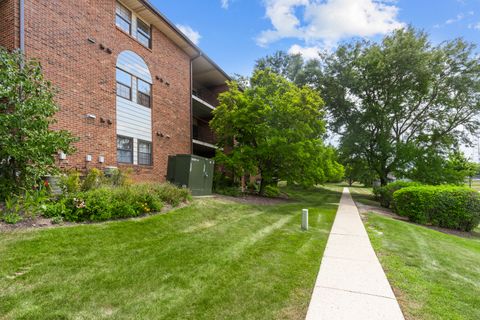Tiny photo for 720 WEIDNER Road #302, Buffalo Grove, IL 60089 (MLS # 12503866)