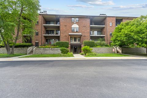 Photo of 720 WEIDNER Road #302, Buffalo Grove, IL 60089 (MLS # 12503866)