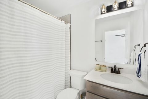 Tiny photo for 42 Open Parkway N, Hawthorn Woods, IL 60047 (MLS # 12593390)