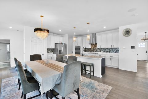 Tiny photo for 42 Open Parkway N, Hawthorn Woods, IL 60047 (MLS # 12593390)