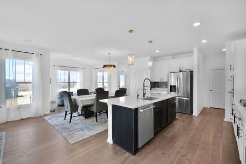 Tiny photo for 42 Open Parkway N, Hawthorn Woods, IL 60047 (MLS # 12593390)