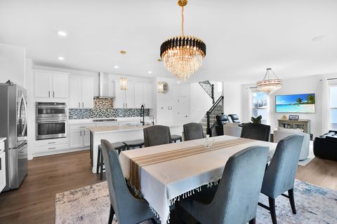 Tiny photo for 42 Open Parkway N, Hawthorn Woods, IL 60047 (MLS # 12593390)