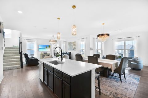 Tiny photo for 42 Open Parkway N, Hawthorn Woods, IL 60047 (MLS # 12593390)