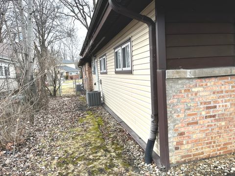 Tiny photo for 17658 Lincoln Avenue, Homewood, IL 60430 (MLS # 12675543)