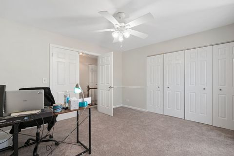 Tiny photo for 2202 N Williamsburg Street, Arlington Heights, IL 60004 (MLS # 12567659)