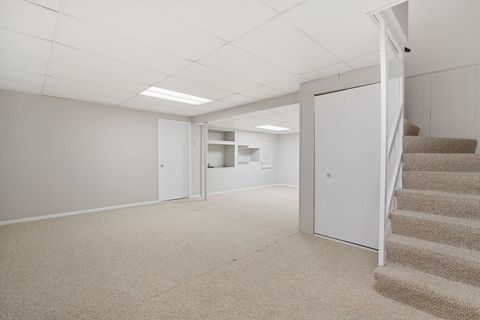 Tiny photo for 2202 N Williamsburg Street, Arlington Heights, IL 60004 (MLS # 12567659)