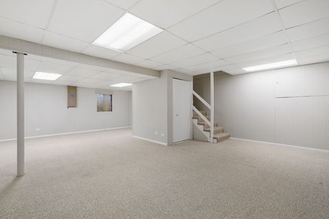 Tiny photo for 2202 N Williamsburg Street, Arlington Heights, IL 60004 (MLS # 12567659)