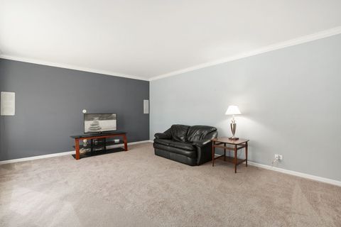 Tiny photo for 2202 N Williamsburg Street, Arlington Heights, IL 60004 (MLS # 12567659)