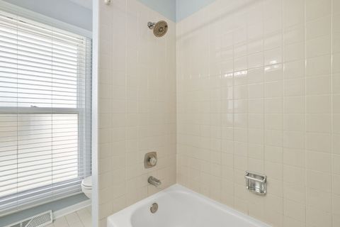 Tiny photo for 2202 N Williamsburg Street, Arlington Heights, IL 60004 (MLS # 12567659)