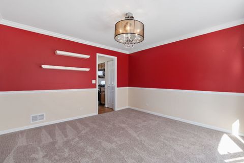 Tiny photo for 2202 N Williamsburg Street, Arlington Heights, IL 60004 (MLS # 12567659)