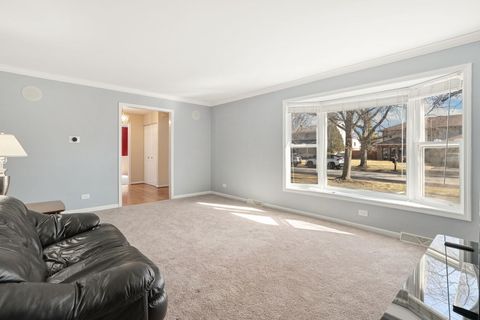 Tiny photo for 2202 N Williamsburg Street, Arlington Heights, IL 60004 (MLS # 12567659)