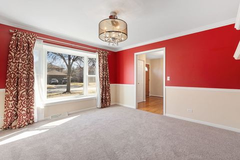 Tiny photo for 2202 N Williamsburg Street, Arlington Heights, IL 60004 (MLS # 12567659)