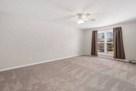 Tiny photo for 2202 N Williamsburg Street, Arlington Heights, IL 60004 (MLS # 12567659)